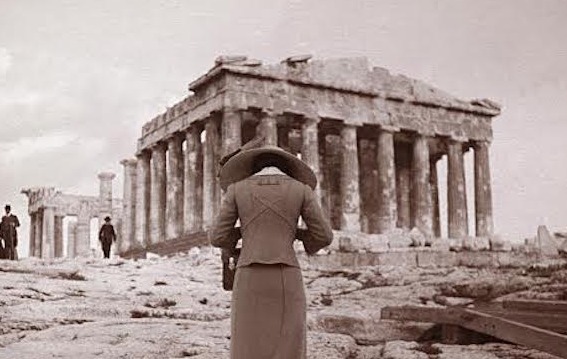 PeopleSplendidRuinsPhoto2